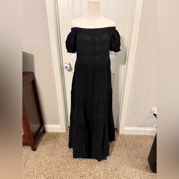 Young Fabulous & Broke Dresses & Skirts - YFB Black Off-Shoulder Maxi Dress